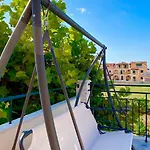 Apartman Asteraki Poolside By Dadovillas *
