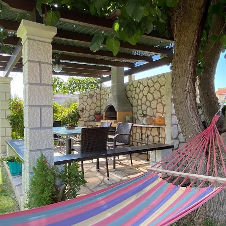Asteraki Poolside By Dadovillas Aharávi